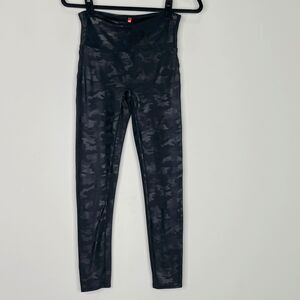 SPANX Faux Vegan Leather Camo Leggings Women's Size Medium